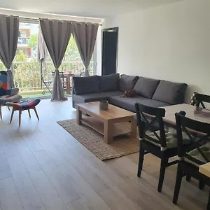 Appartement Port De France