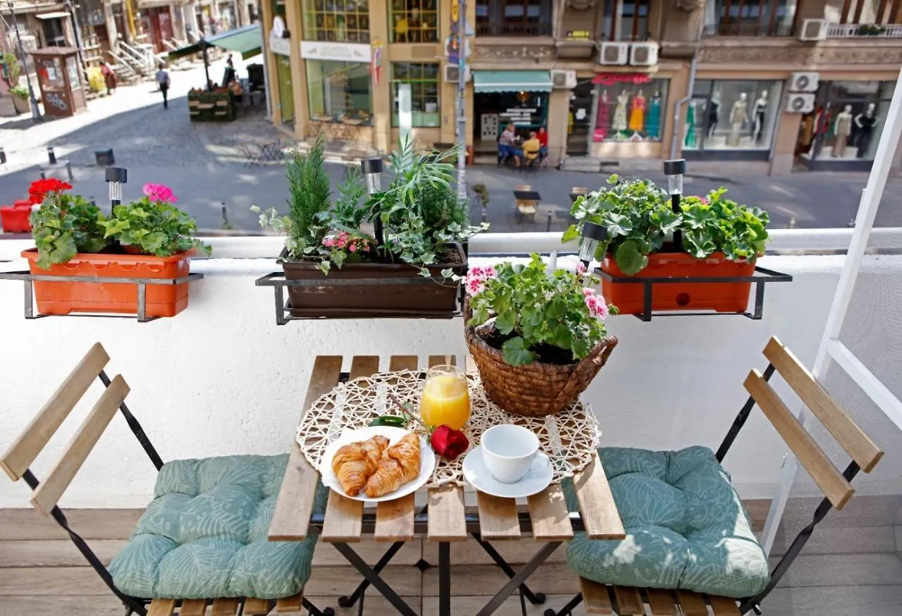 Traditional Romanian Apartments Bukarest