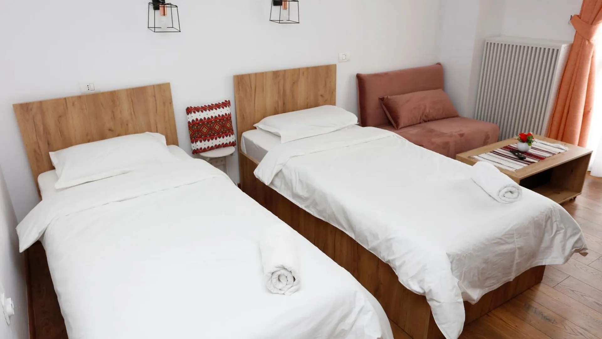 Traditional Romanian Apartments Bukarest